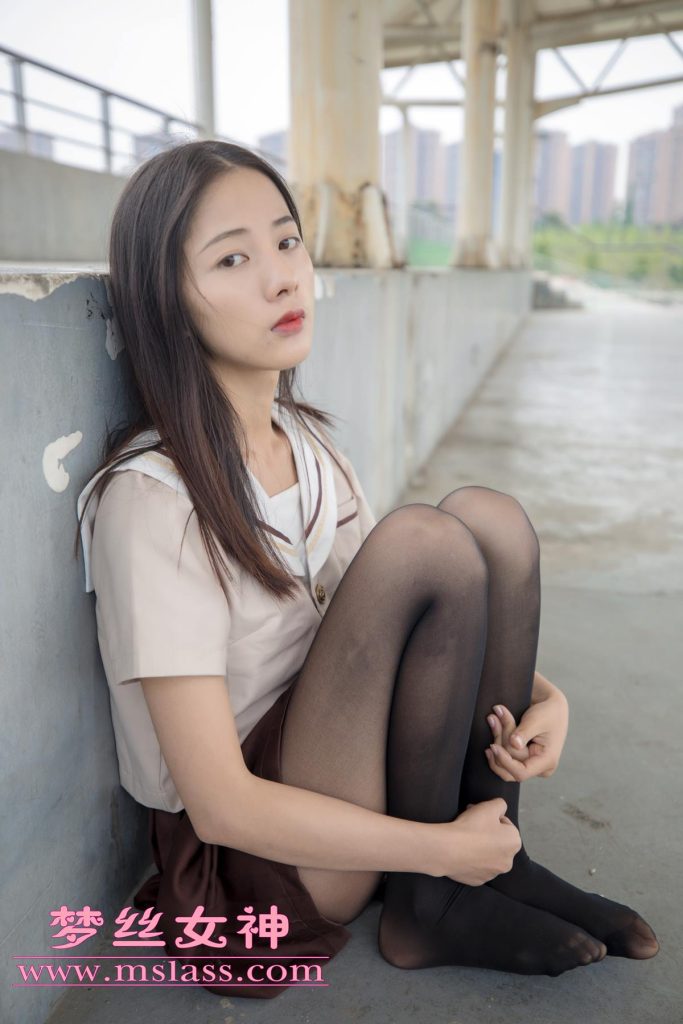 [MSLASS梦丝女神]2019.05.02  学院的JK黑丝袜 雪馨 [79+1P/451M]插图1