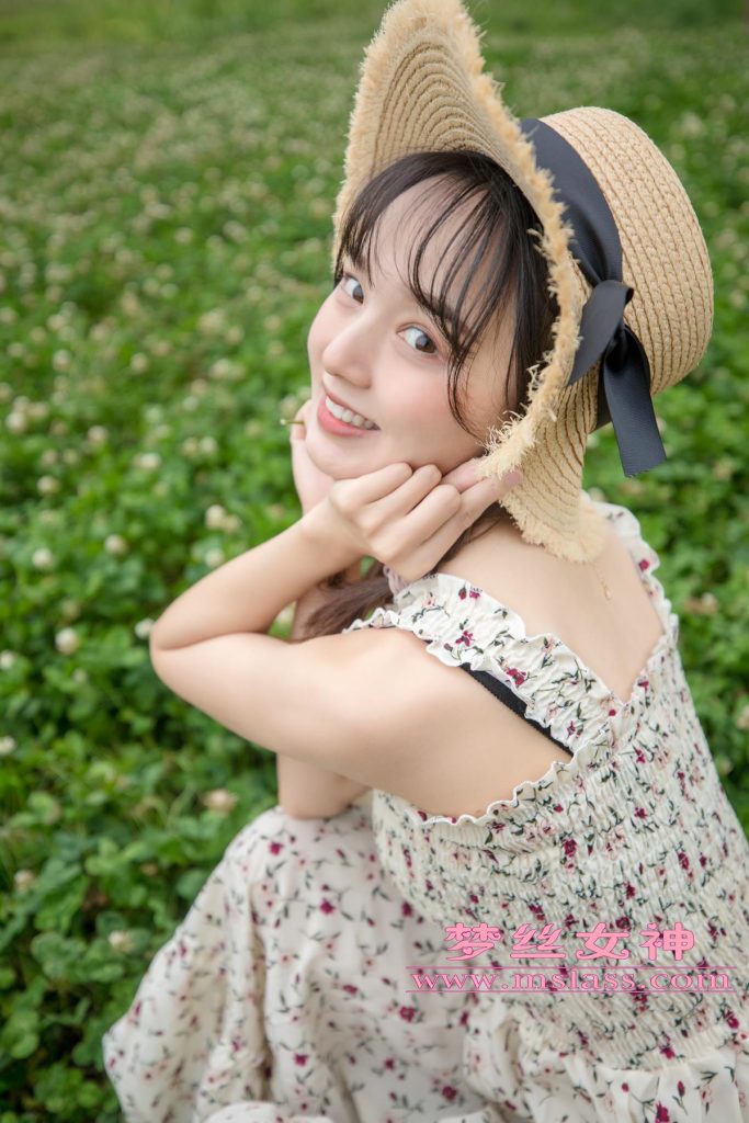 [MSLASS梦丝女神] 2019-05-13 玥玥 田园的萌妹 [78P/685MB]插图1