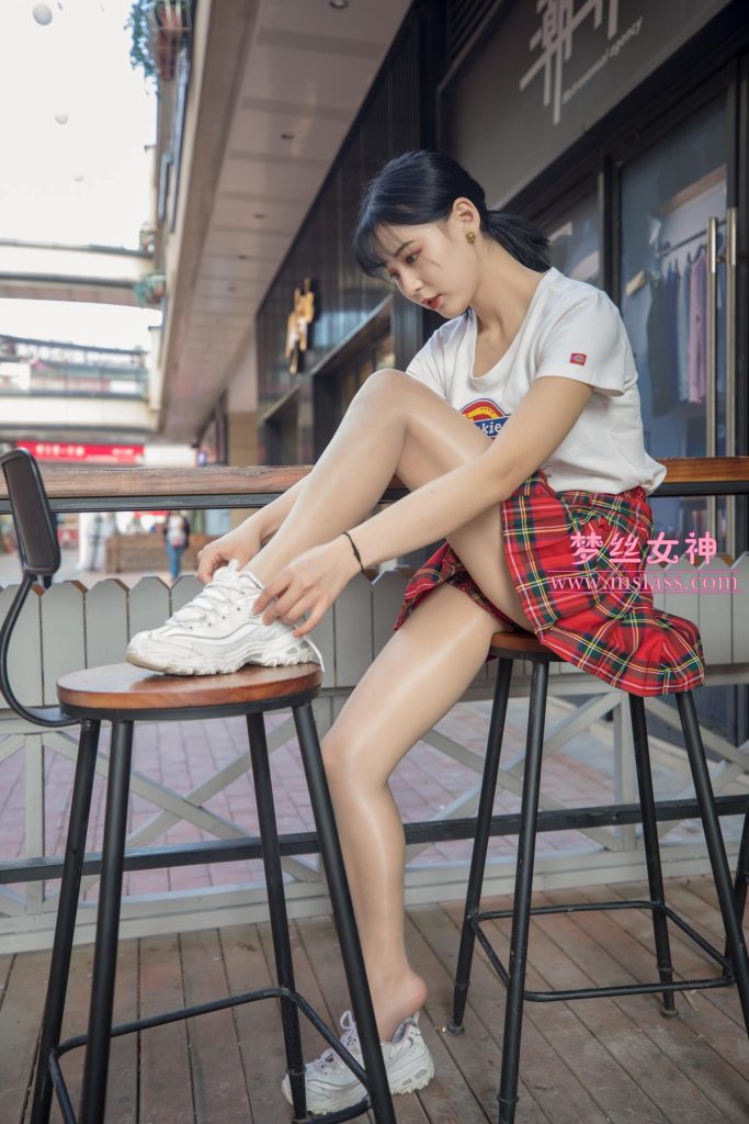 [MSLASS梦丝女神]2019.05.23 可岚 油光丝袜的少女 [74P/911MB]插图2