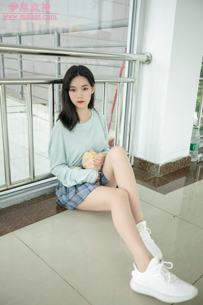 [MSLASS梦丝女神] 2019-06-12 酥酥 恬静的小白鞋丝袜 [70P/342MB]插图2