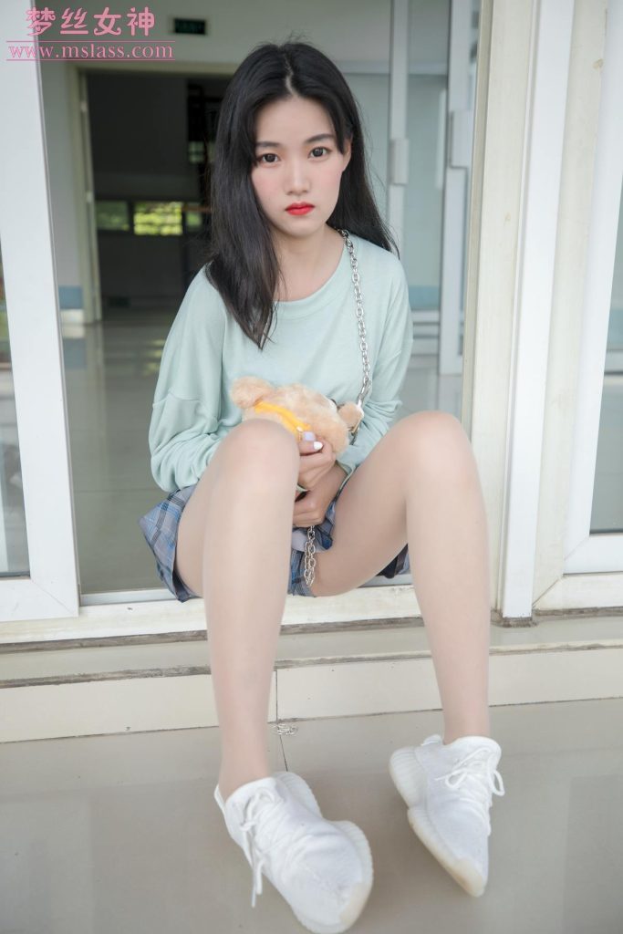 [MSLASS梦丝女神] 2019-06-12 酥酥 恬静的小白鞋丝袜 [70P/342MB]插图3