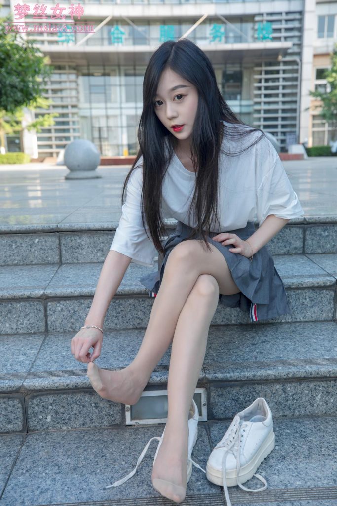 [MSLASS梦丝女神] 2019-06-14 灵灵 甜静的明星脸 [64P/344MB]-无料摄影圈