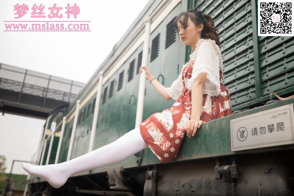 [MSLASS梦丝女神] 2019-10-27 玥玥 白丝洛丽塔 [70P/459MB]插图1