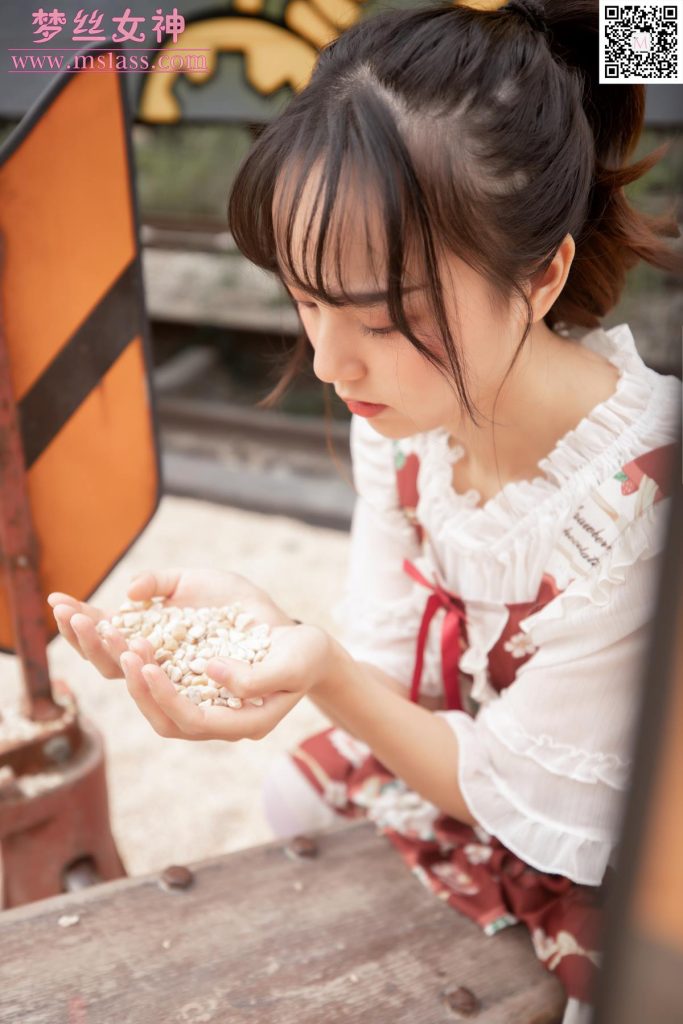 [MSLASS梦丝女神] 2019-10-27 玥玥 白丝洛丽塔 [70P/459MB]插图3