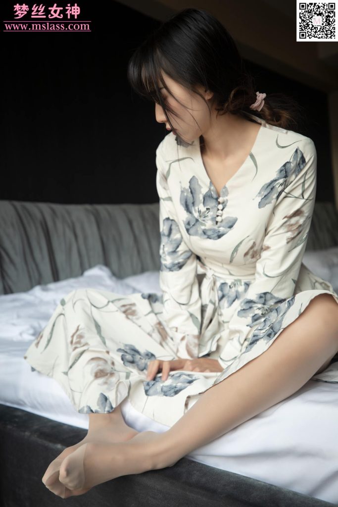 [MSLASS梦丝女神] 2019-11-08 玥玥 长裙的美人坯子 [53P/1V/639MB]插图1