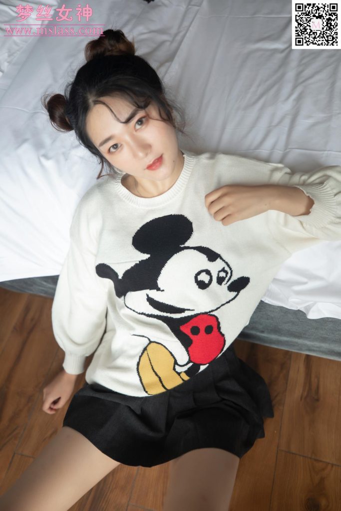 [MSLASS梦丝女神] 2019-11-12 雨晨 白卫衣下的美 [64P-461MB]插图1