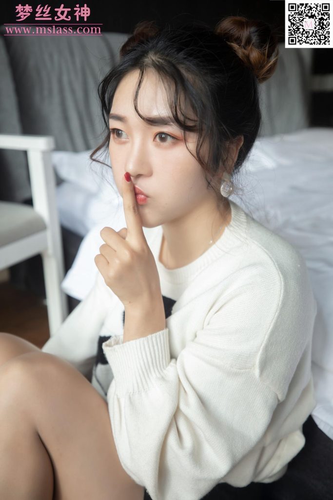 [MSLASS梦丝女神] 2019-11-12 雨晨 白卫衣下的美 [64P-461MB]插图2