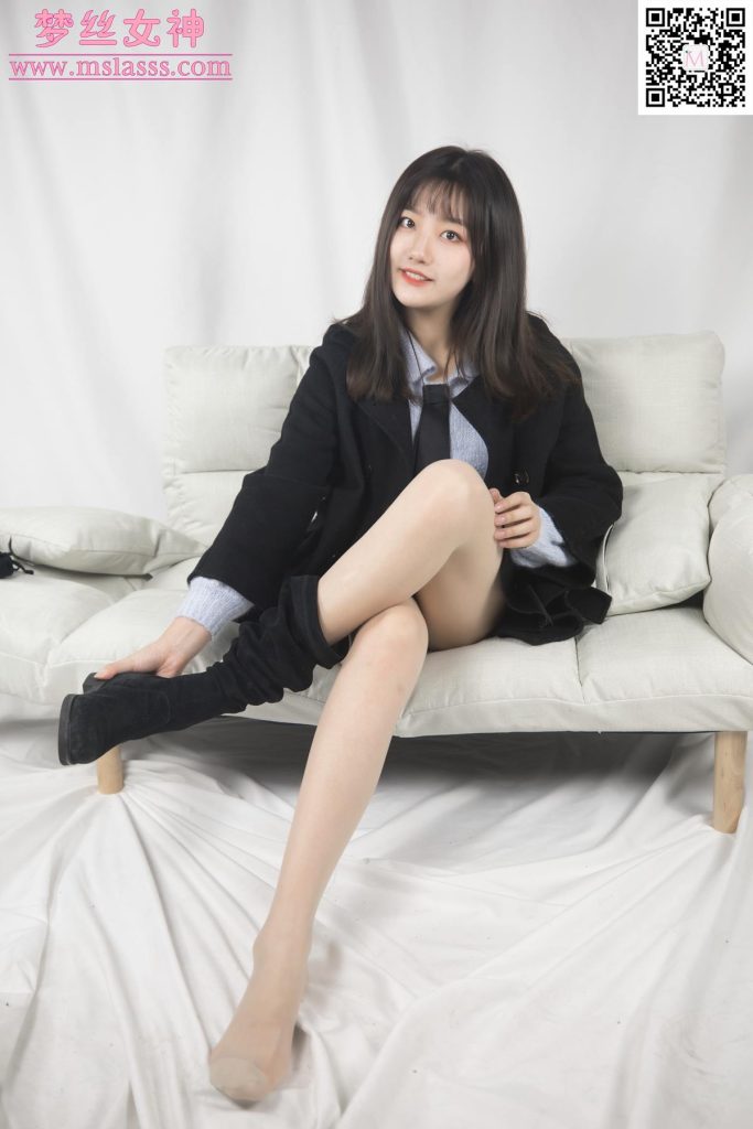 [MSLASS梦丝女神] 2020-01-07 小盐 黑风衣下的肉丝美腿 [61P/1V/0.98GB]插图3