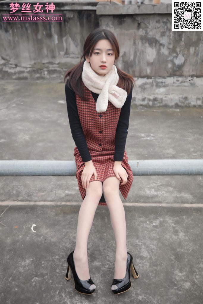 [MSLASS梦丝女神] 2020-01-15 璇璇 天台少女 [57P/397MB]插图1