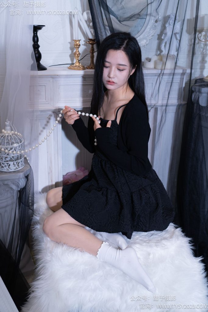 甜予摄影 002澜澜-拖鞋、白棉袜、肉丝（脚尖加固款）[131P/2V/13.46GB]插图3