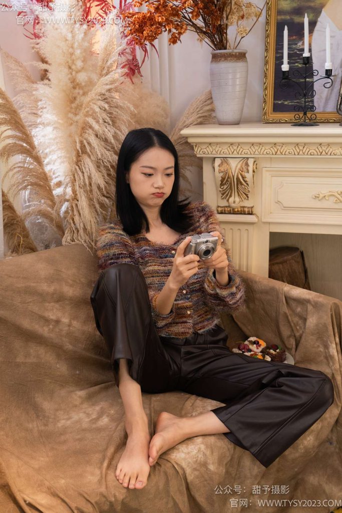 甜予摄影 005齐齐-板鞋、白棉袜、裸足[122P/2V/9.75GB]插图3