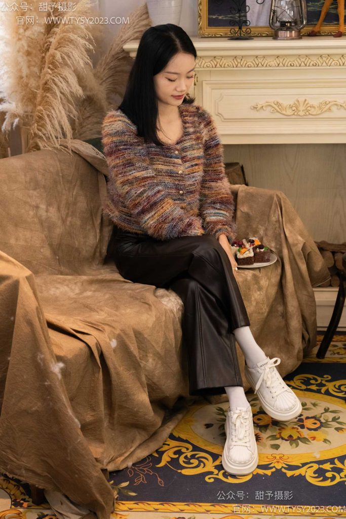 甜予摄影 005齐齐-板鞋、白棉袜、裸足[122P/2V/9.75GB]插图1