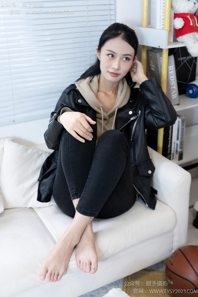 甜予摄影 014 肉肉-运动鞋、白棉袜、裸足[115P/2V/10.55GB]插图3