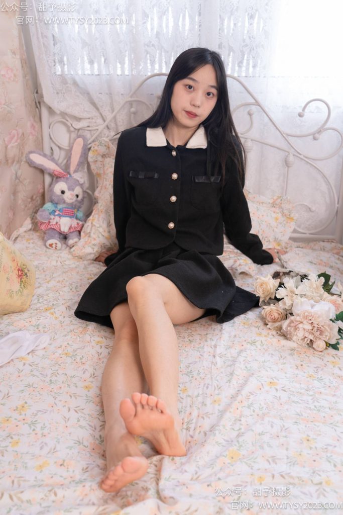 甜予摄影 NO.019 艺艺-皮鞋、白棉袜、裸足 [127P/2V/9.62GB]插图2