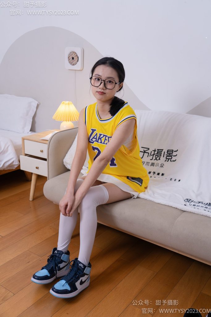 甜予摄影 NO.021 齐齐 两双AJ、过膝白丝[177P/2V/11.5GB]插图2