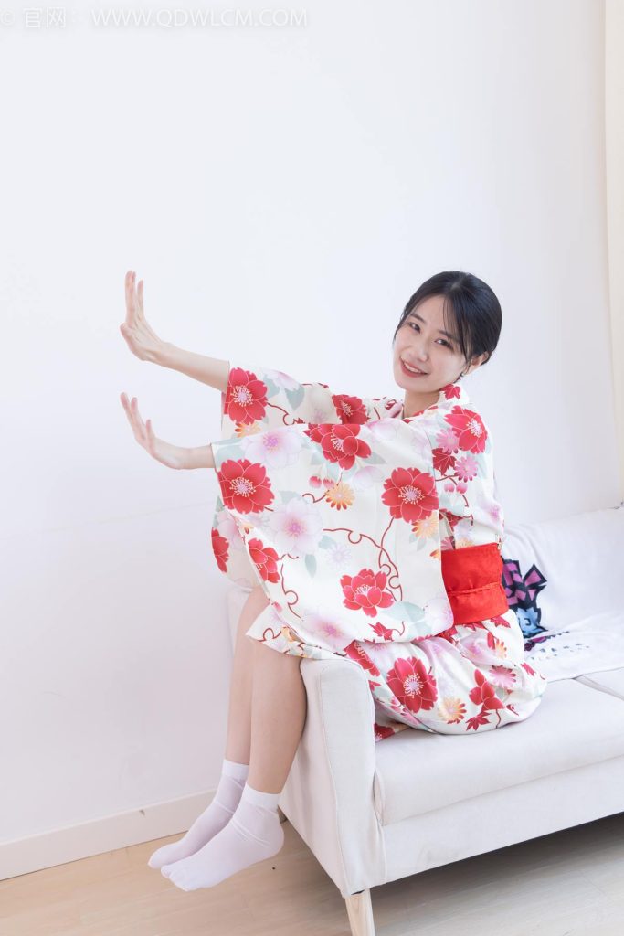 物恋传媒 NO.2385 菜菜-木屐、短白丝、裸足、和服浴衣、裸足[240P/1V/4.66GB]-无料摄影圈
