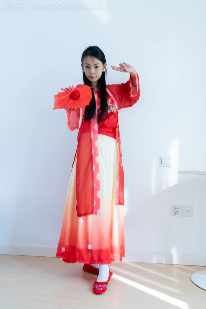 物恋传媒 NO.2386 岚岚-布鞋、短白丝、红色船袜、汉服[179P/1V/5.79GB]插图3