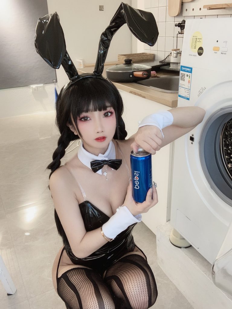 白嫩美少女鬼畜瑶 – 黑色兔女郎 [40P/2V/131MB]插图2