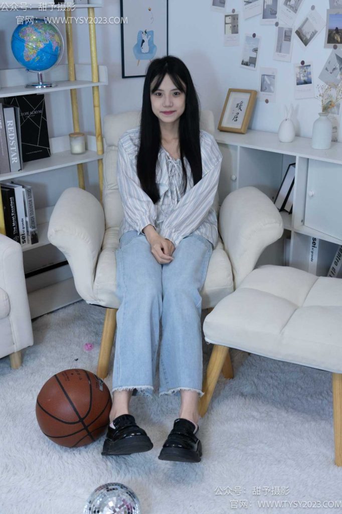 甜予摄影 NO.028 胡桃-皮鞋、白棉袜、裸足[124P/2V/10.06GB]插图2