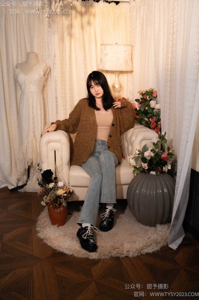 甜予摄影 NO.031 小野-皮鞋、白棉袜、油量灰丝（脚尖透明款、库里丝）[129P/2V/9.79GB]插图4