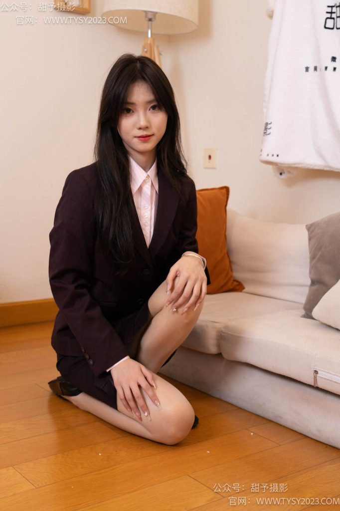 甜予摄影 NO.033 璇璇-银行制服、皮鞋、肉丝（脚尖加固款）[124P/2V/9.64GB]插图1