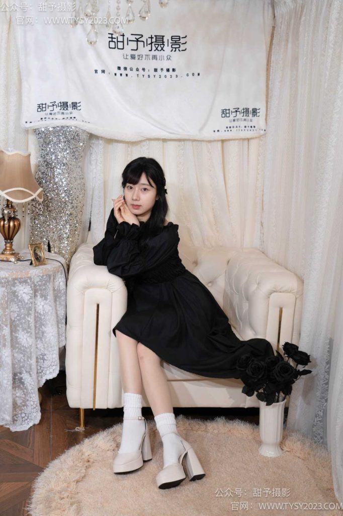 甜予摄影 NO.034 鱼鱼-高跟鞋、白棉袜、肉丝（脚尖加固款）[129P/2V/9.57GB]插图1