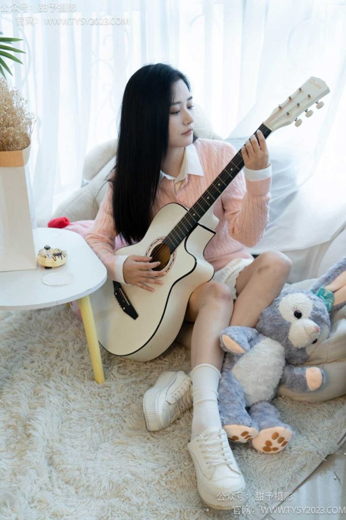 甜予摄影 NO.037 澜澜-板鞋、白棉袜、裸足[120P/2V/9.65GB]插图1