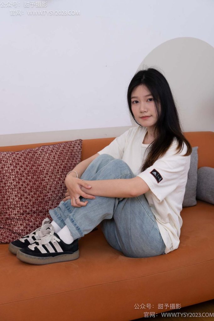 甜予摄影 NO.043 松松-帆布鞋、白棉袜、裸足[118P/2V/9.64GB]插图2