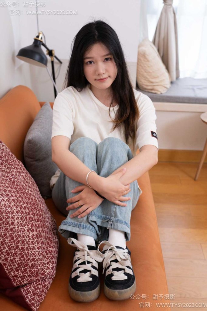 甜予摄影 NO.043 松松-帆布鞋、白棉袜、裸足[118P/2V/9.64GB]插图3