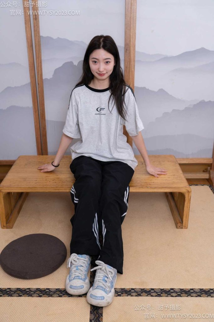 甜予摄影 NO.045 雪梨-帆布鞋、白棉袜、裸足[130P/2V/14.60GB]插图1