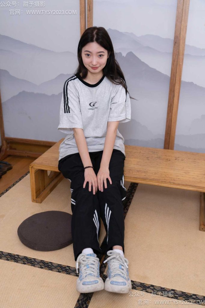 甜予摄影 NO.045 雪梨-帆布鞋、白棉袜、裸足[130P/2V/14.60GB]插图2