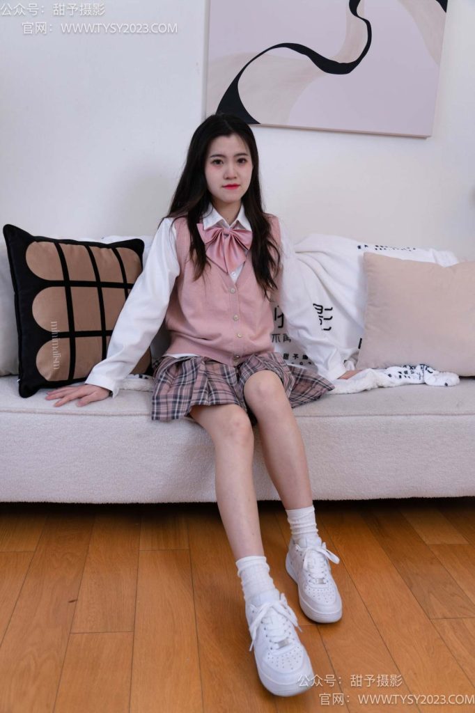 甜予摄影 NO.049 小粥-板鞋、白棉袜、裸足[135P/2V/10.13GB]插图4