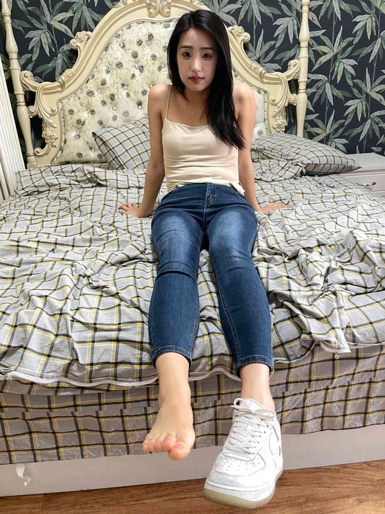 小麦學姐tk，一如既往的怕痒，痒到爆粗[34P/1V/1.89G]插图2