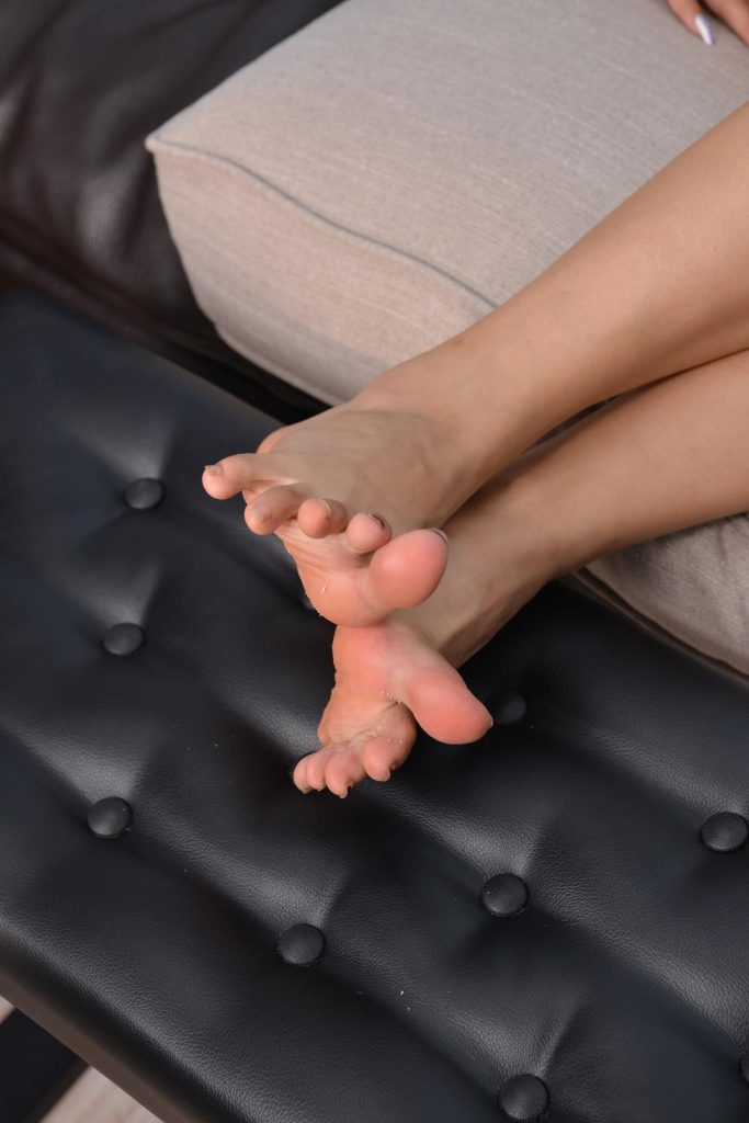 [Sexy Asian Girls Feet] NO.032 张小美展示她姓感灵活的脚丫 [158P/1.89G]插图3