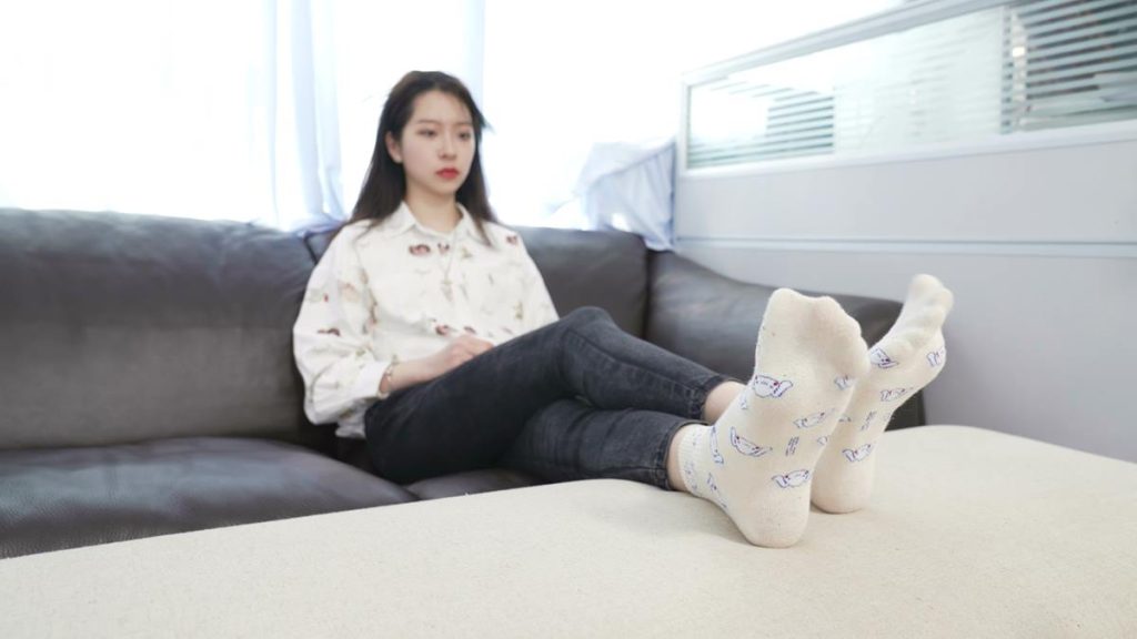 [Sexy Asian Girls Feet] NO.035-初恋般记忆的小女生YIYI近距离秀脚 [239P/457MB]插图3