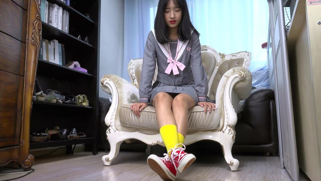 [Sexy Asian Girls Feet]NO.054 雪菲脱掉帆布鞋把脚纹路给你看[227P/600MB]插图1