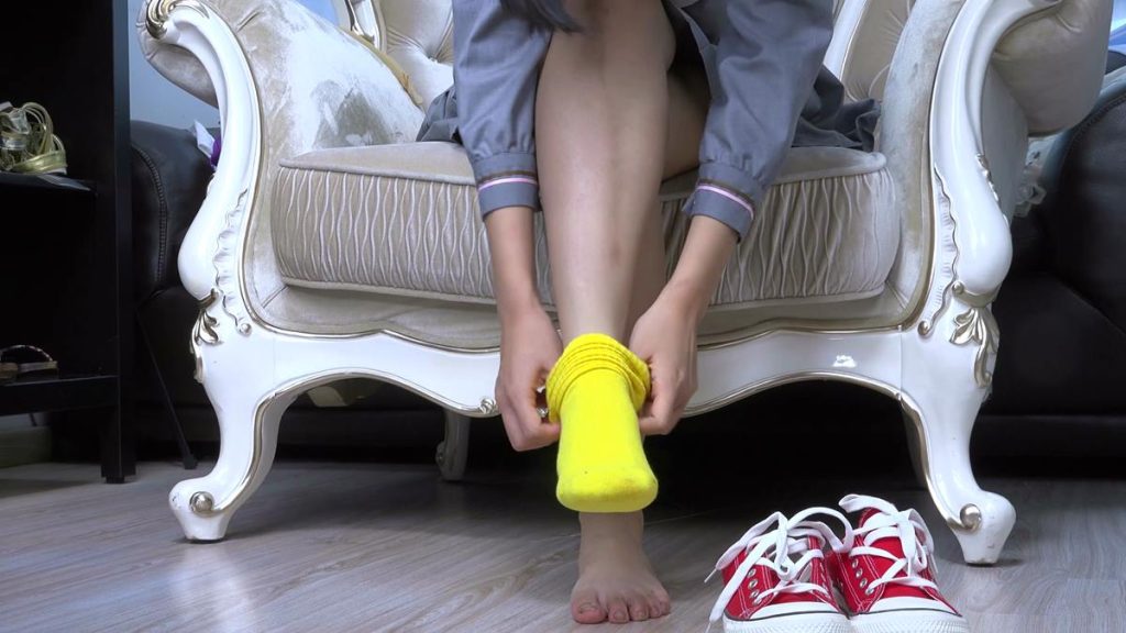 [Sexy Asian Girls Feet]NO.054 雪菲脱掉帆布鞋把脚纹路给你看[227P/600MB]插图2