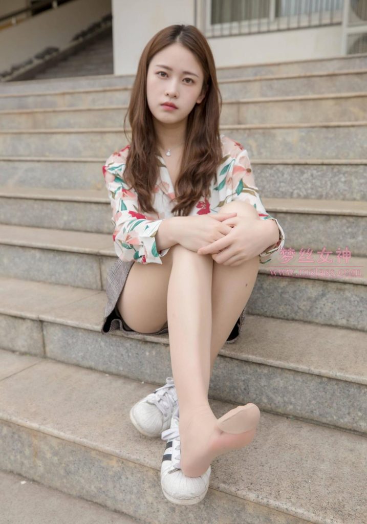 [MSLASS梦丝女神]2019.05.20 宿楼丝袜玉足女神 魏婷婷 [68P/84M]插图2