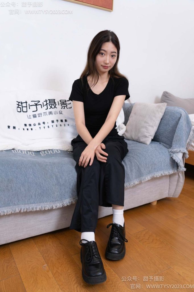 甜予摄影 NO.054 雪梨-皮鞋、白棉袜、肉丝（脚尖加固款） [130P/2V/9.92GB]插图3