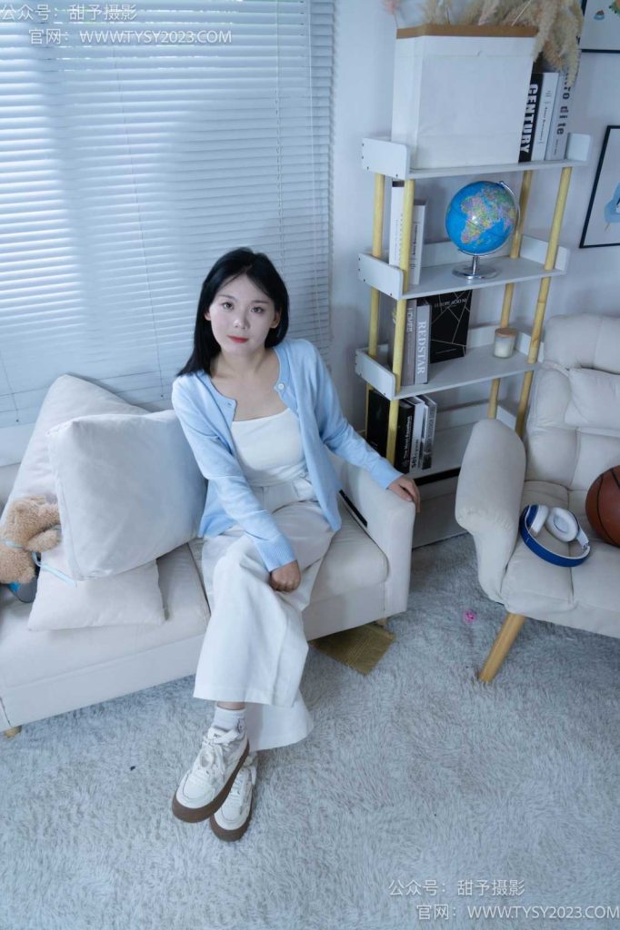 甜予摄影 NO.060 梨子-板鞋、脏白棉袜、裸足 [114P/2V/9.37GB]插图4