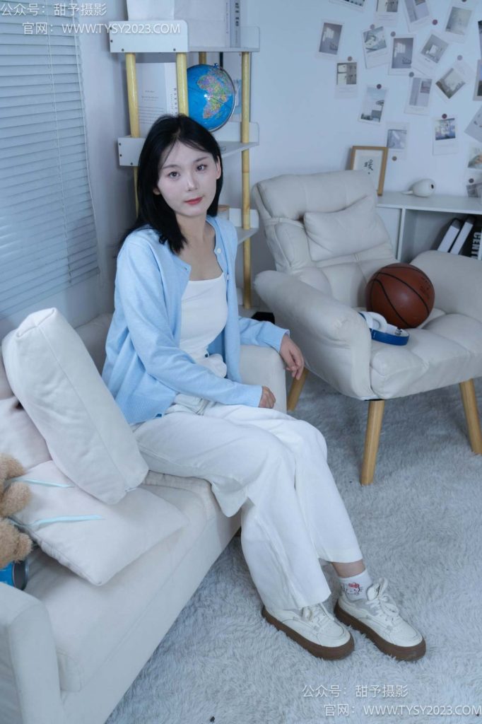 甜予摄影 NO.060 梨子-板鞋、脏白棉袜、裸足 [114P/2V/9.37GB]插图1