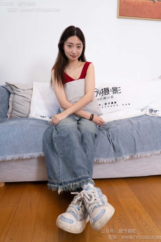 甜予摄影 NO.064 小云-帆布鞋、白棉袜、肉丝（脚尖加固款） [130P/2V/10.05GB]-无料摄影圈
