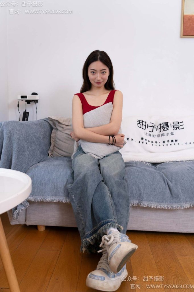 甜予摄影 NO.064 小云-帆布鞋、白棉袜、肉丝（脚尖加固款） [130P/2V/10.05GB]插图3