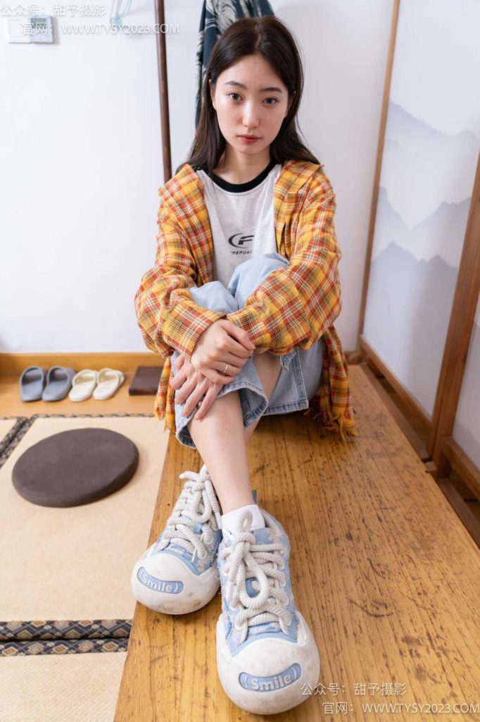 甜予摄影 NO.078 雪梨-帆布鞋、白棉袜、裸足[140P/2V/10.18GB]插图1