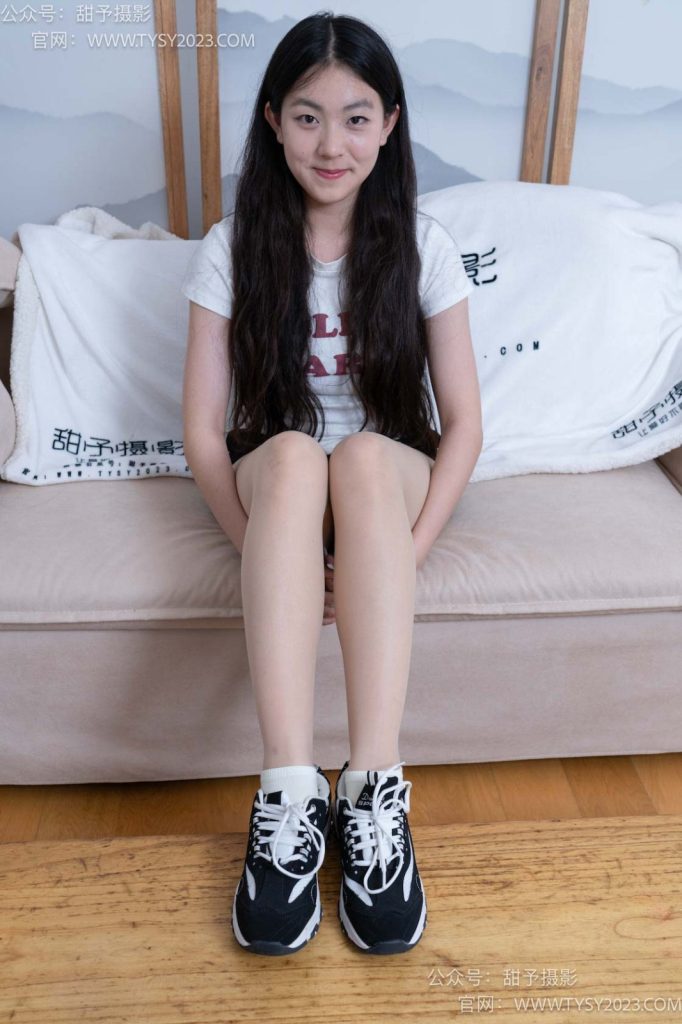 甜予摄影 NO.079 小云-运动鞋、白棉袜、肉丝（脚尖加固款）[139P/2V/10.15GB]插图4