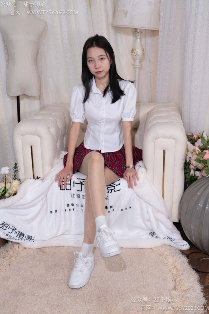 甜予摄影 NO.085 小桃-板鞋、白棉袜、肉丝（脚尖微加固款）[129P/2V/9.75GB]插图4