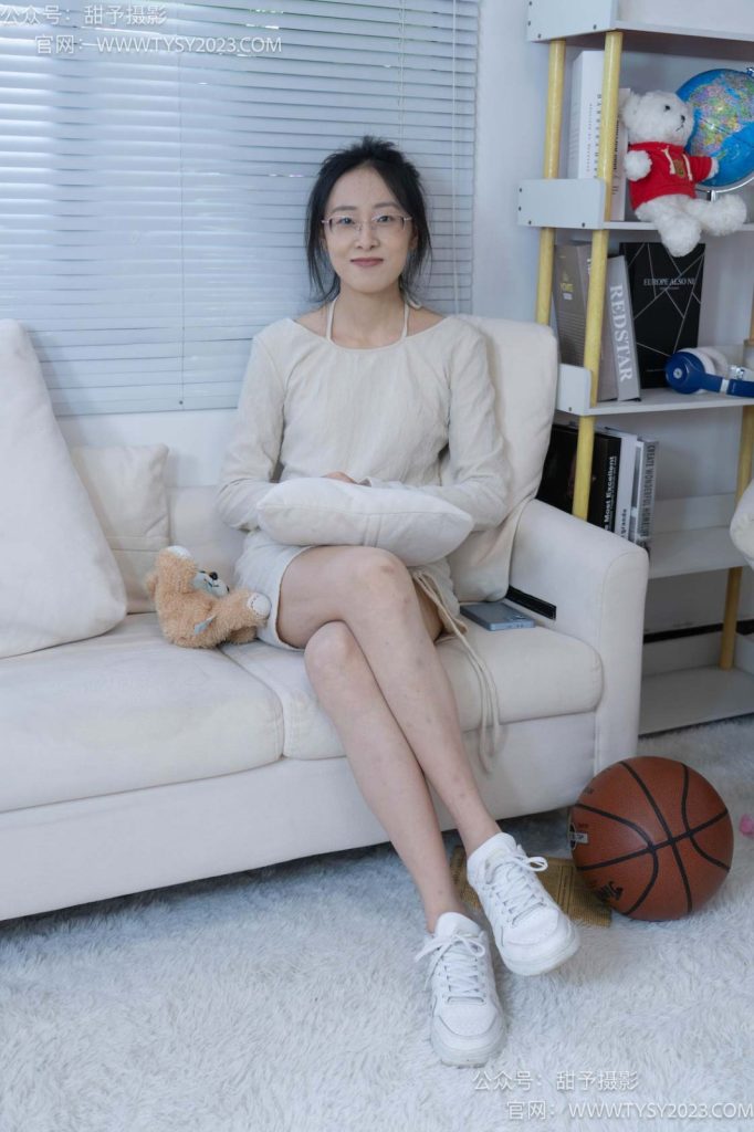 甜予摄影 NO.087 静静-板鞋、白棉袜、裸足[106P/2V/9.35GB]插图4