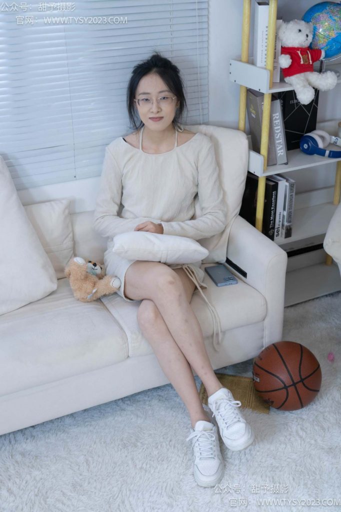 甜予摄影 NO.087 静静-板鞋、白棉袜、裸足[106P/2V/9.35GB]插图3