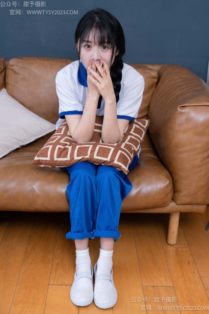 甜予摄影 NO.091 澜澜-校服、白布鞋、白棉袜、短肉丝（脚尖加固款）、裸足[135P/2V/10.27GB]插图2