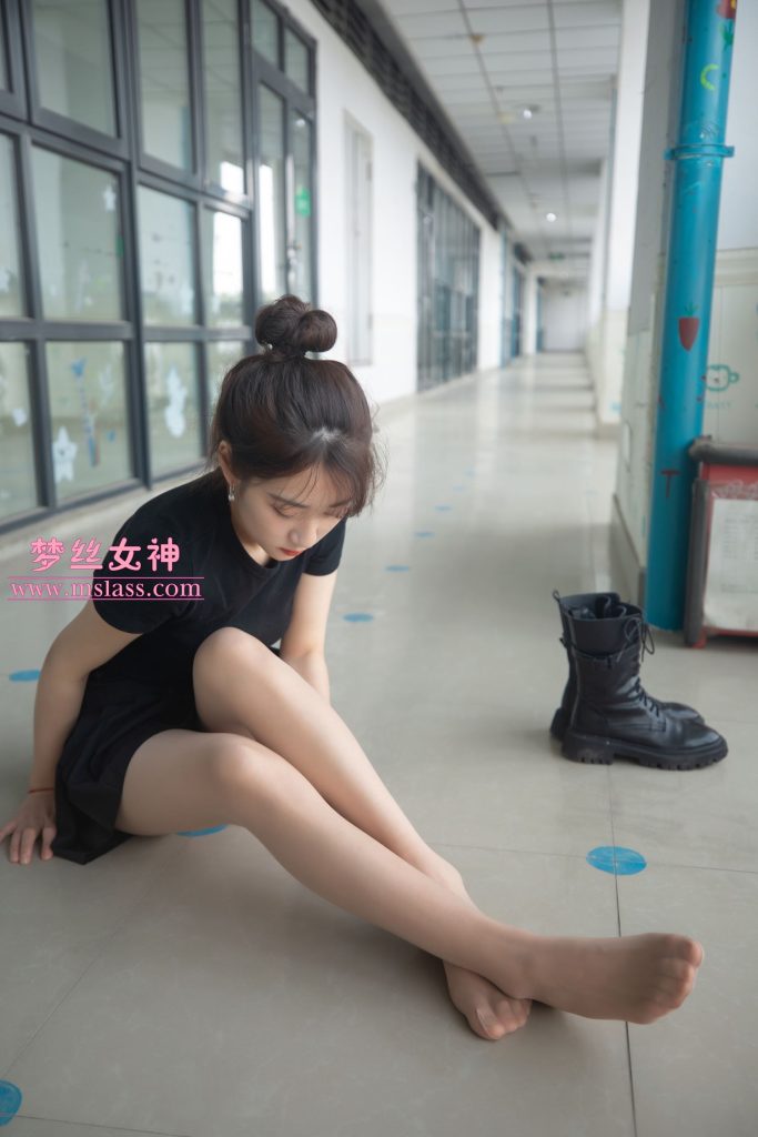 [MSLASS梦丝女神]2022.03.24靴下女神 诗敏[41P/205MB]插图2